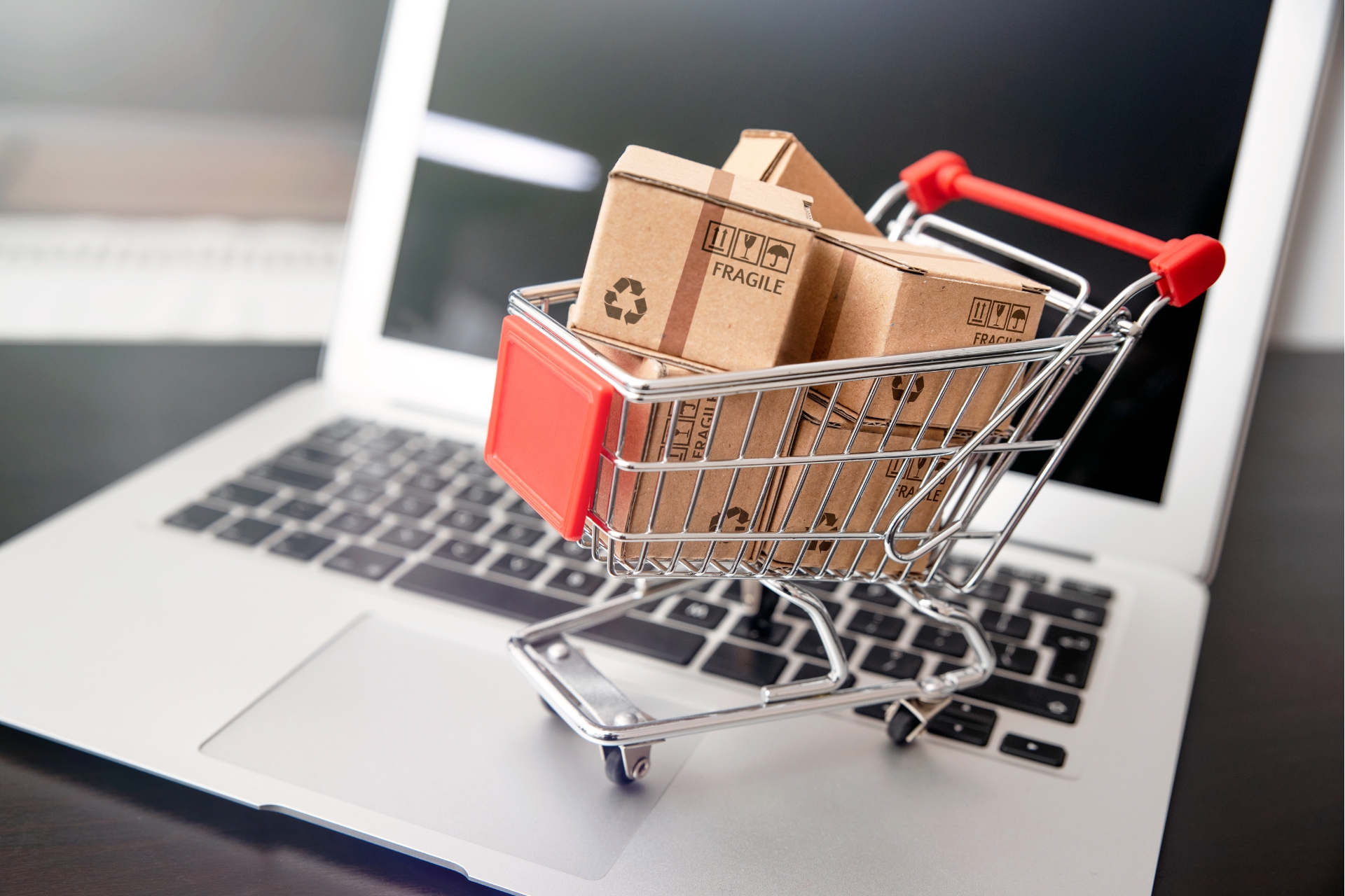 E-Commerce: Definition, Vor- und Nachteile, Marketing